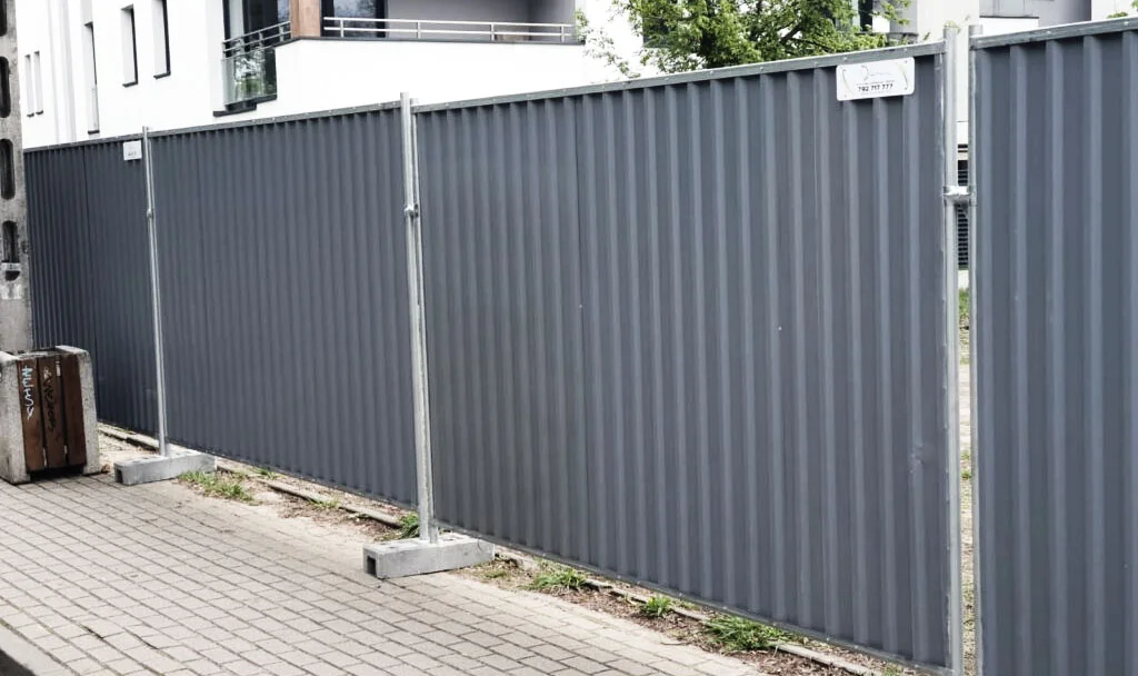 wynajem ogrodzeń budowlanych